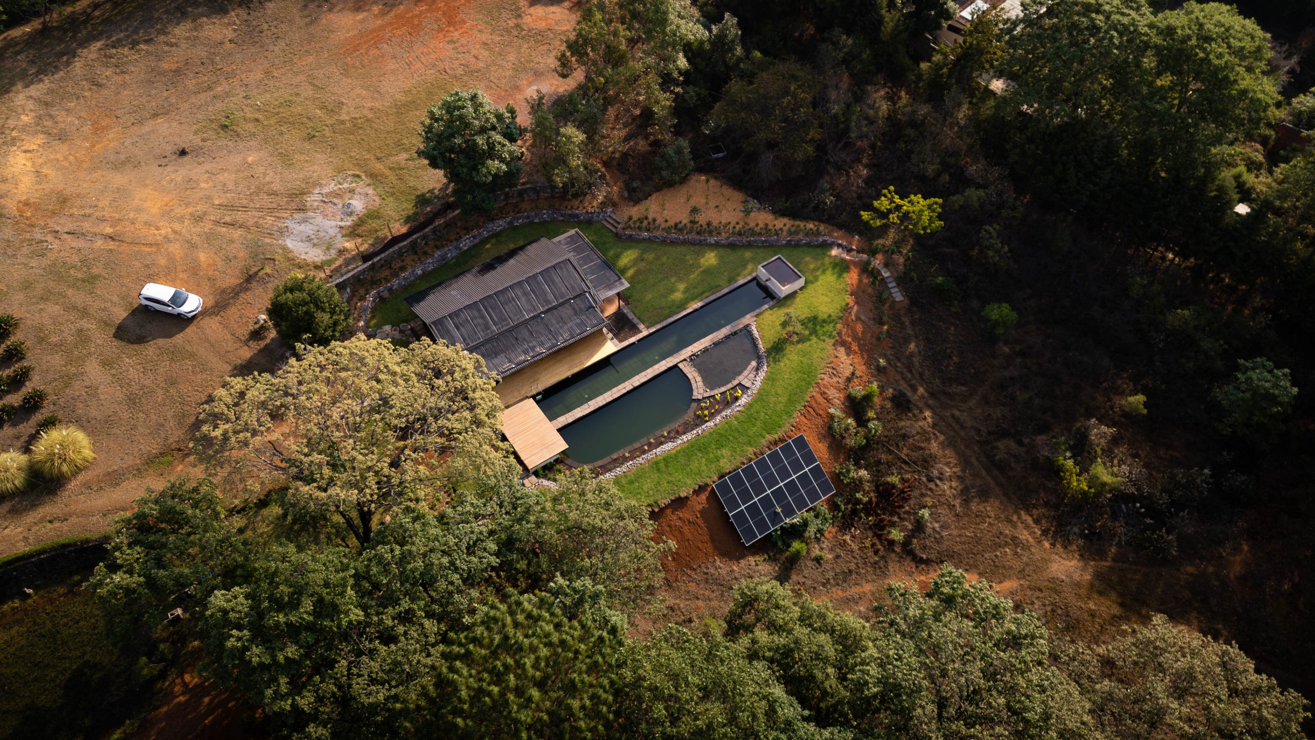 Casa-Estero_EstudioParalelo_UrielPalomar_ValledeBravo_6-scaled